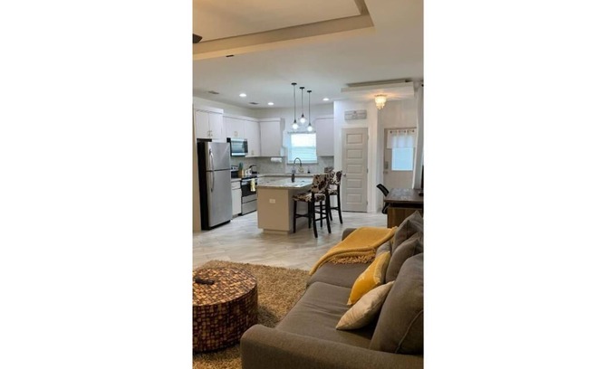 Edinburg Apartment | New: Gated Lux Modern, 2BR/2BA. Wi-Fi, FreeParking