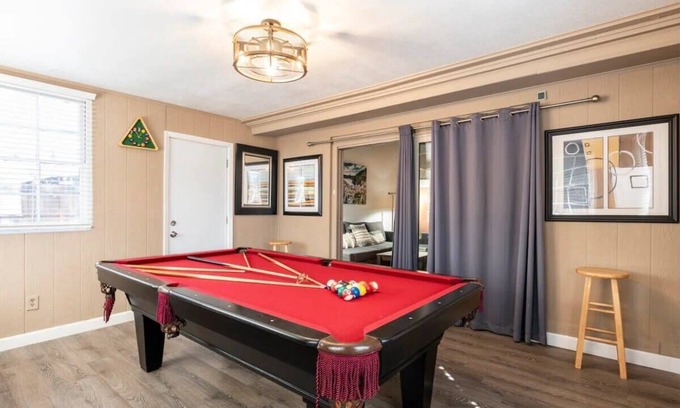 Tennyson - Alquire House | New! Gateway to SFO - King Bed - BART 10 min walk