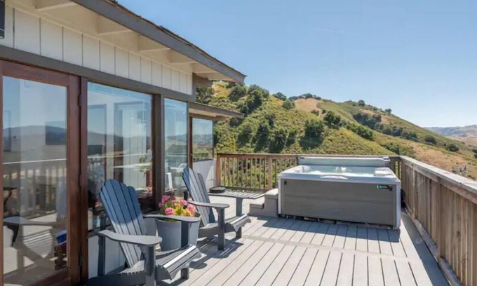 Carmel Valley House | New Hilltop Villa with Panoramic Views of Carmel Valley