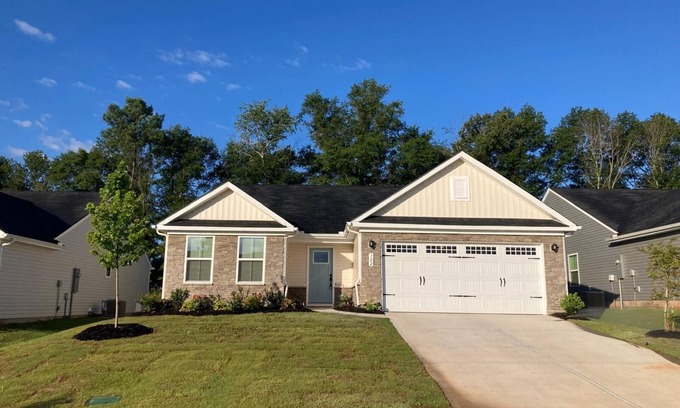 Conestee House | new home in a quiet 55+ community 15 minutes to downtown Greenville