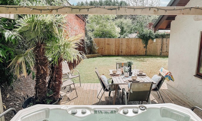 Caerwys Cottage | New in 2017. Two storey cottage with lake views.