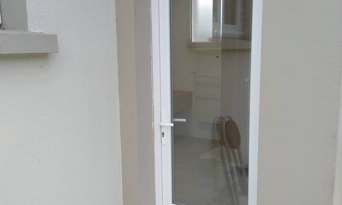 Dompierre-sur-Yon Apartment | New independent studio in house with garden
