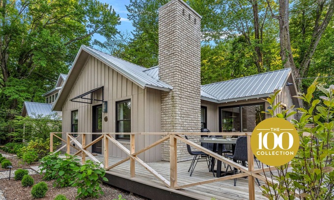 Union Pier House | NEW! Juniper Presents: The Moss - A 2 Bed/1 Bath Townie Cottage, Walk to Beach