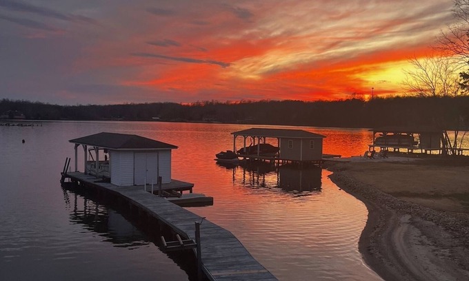Bumpass House | NEW Lakefront Home, Joan's Point Lake Anna