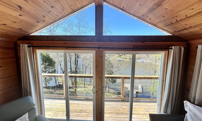 Goreville House | New Lakefront Nature's Way Getaway Lake of Egypt