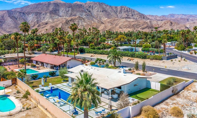 Magnesia Falls Cove House | New Listing 3 Bedroom Luxury Home in Rancho Mirage
