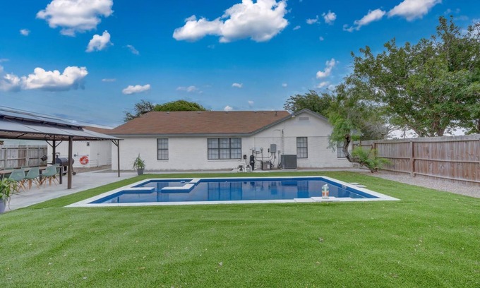 Aransas Pass House | New Listing! Breezy Palms