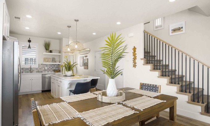 Washington Fields House | New Listing Happy Hawaiian