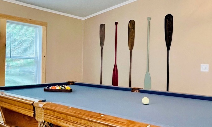 Bigfork Cabin | NEW LISTING! Jack The Horse Lake Cabin -Pool Table-Wifi-Tub-Deck-Rest&Relax