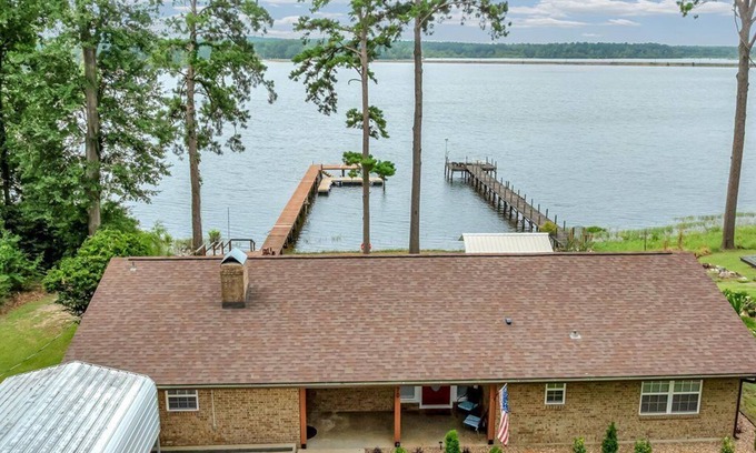 Hemphill House | New Listing- On Toledo Time, Hemphill. TX