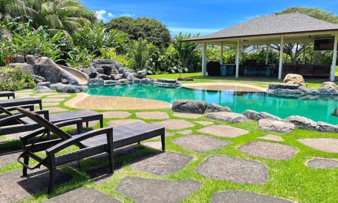Mokuleia Villa | New Listing Tropical 7 bedroom Villa with Pool/AC