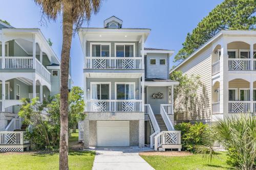 Bonito Boathouses House | New Listing! Walking distance to Marina.