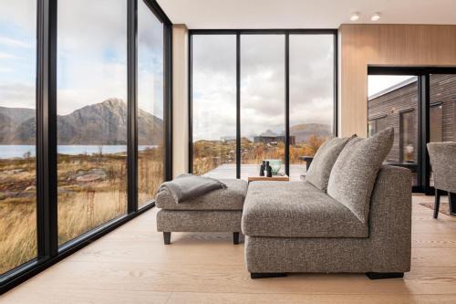 Vagan House | New lodge at seaside, near Henningsvær Lofoten