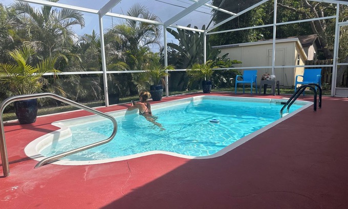 South Venice House | NEW LOWER AUGUST RATES. PRIVATE POOL HOME MINUTES TO BEACHES, DOWNTOWN.