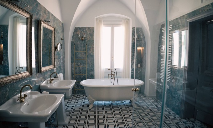 Polignano a Mare Apartment | NEW LUXURIOUS Flat in Historical Centre 115sq, 3min to beach and Private Parking