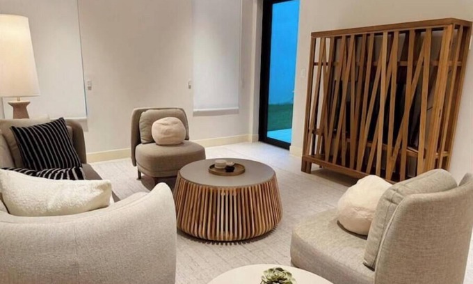 Westwind Condo | New Luxury 1bd - Gated - Pool Beach and Gym access - Quiet and Family Friendly