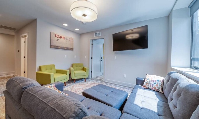 Burns Park House | New Modern 3 Bedroom Townhouse