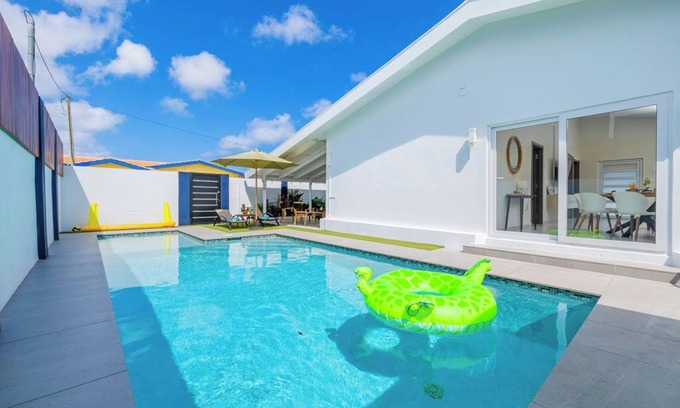 Ponton Villa | NEW Modern 3BR 3BA ~Private Pool ~CentrallyLocated