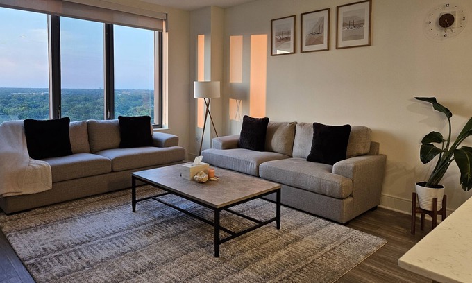 Oak Brook Apartment | New modern and upscale 1-bedroom rental unit with great amenities!