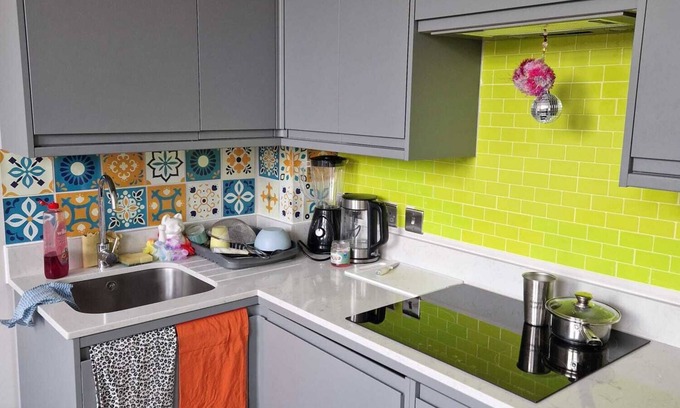 Havering Apartment | New modern East LDN apartment 5mins walk from Station, restaurants, gym & shops!