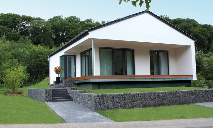 Senhals House | NEW Modern holiday home right on the Moselle, panoramic views, 2 terraces, garden
