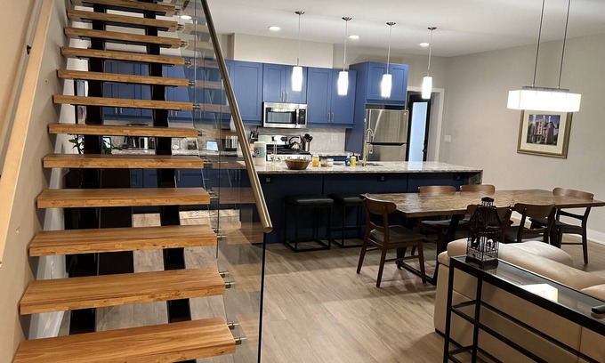 Home Park House | New Modern Home - 5 min walk to Georgia Tech, Sleep 14