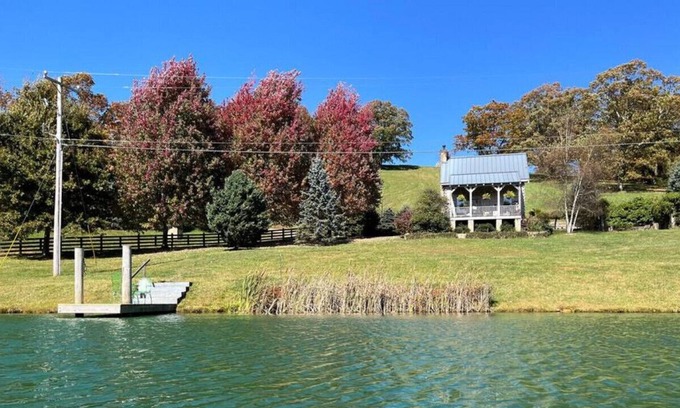 Meadows Of Dan Cabin | New! Mountain Mann Retreat by Buffalo Mtn Getaway