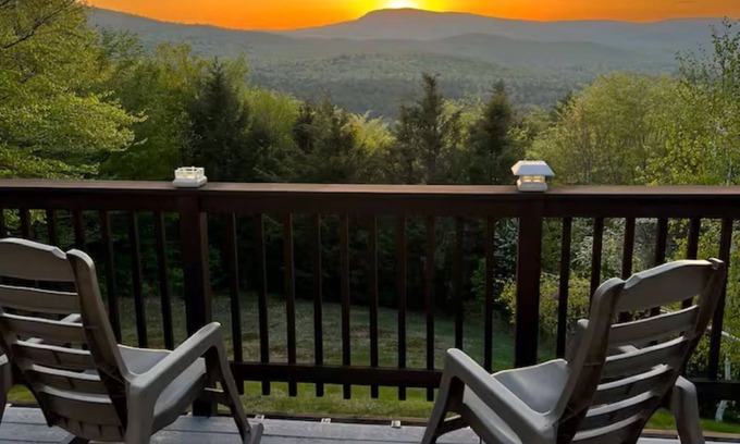 Rumney House | NEW! Mountain View Escape w/Hot Tub