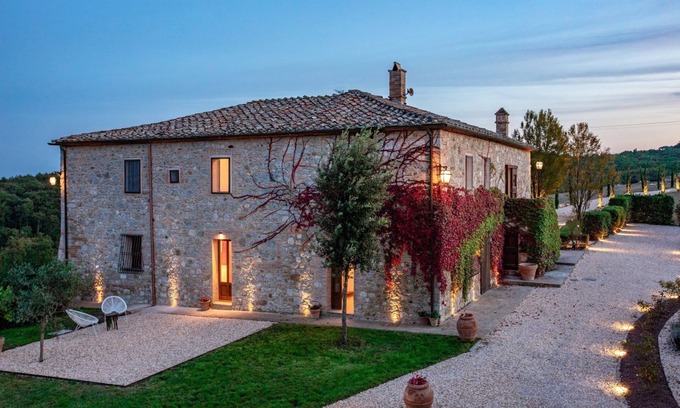 Monteroni d'Arbia Villa | NEW OPENING Exclusive Villa near Siena with Spa, Gym and Pool