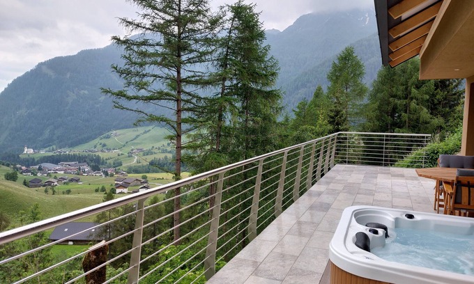 Vandoies Ski Chalet | New opening June 2022 - Chalet tree house with private whirlpool