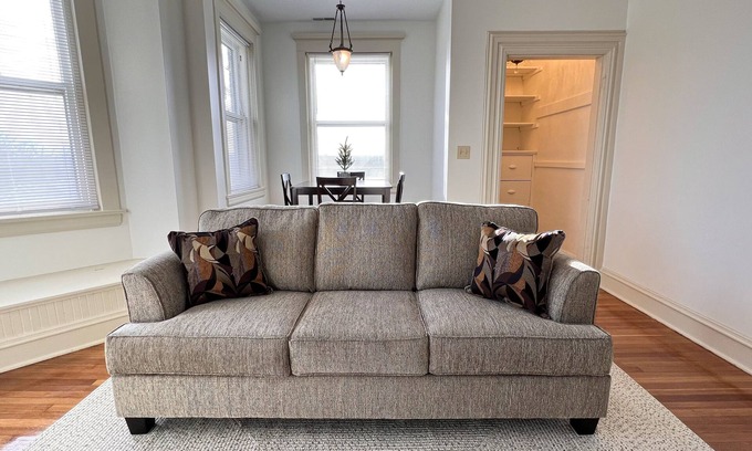 Jefferson City Apartment | New! Parkers Place Suite 4