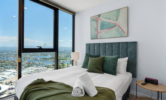 Broadbeach Apartment | NEW Partial Ocean View Broadbeach 2BR *Pool/Gym*