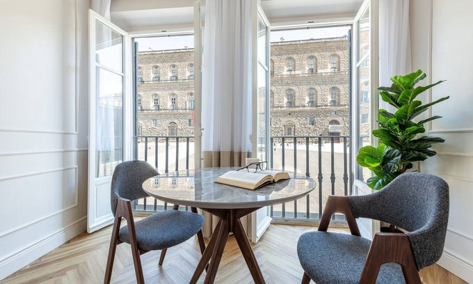 Oltrarno Apartment | NEW Pitti Portrait - Amazing View on Palazzo Pitti