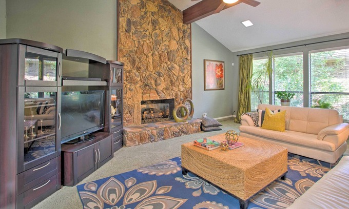 Plano House | NEW-Plano Home w/Patio-17Min to Crayola Experience