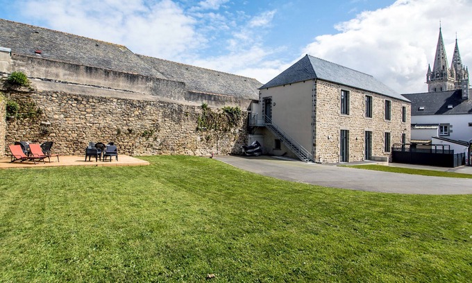 Saint-Pol-de-Leon Apartment | New, quiet, comfortable 3-star Meublé de Tourisme apartment.