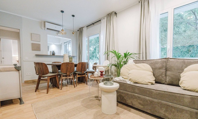 Les Corts Apartment | NEW: Refurbished Modern Apartment