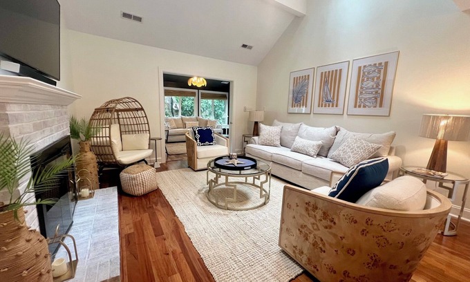 Tarpon Pond Cottage | New. Relaxing Refined Beach Aesthetic Cottage