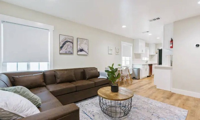 San Gabriel House | New Remodel, Prime Location, 25-min to Hollywood