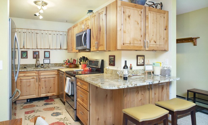 Vail Condo | NEW REMODEL - Romantic & Relaxing, cozy Vail get-a-way or Steadman retreat.