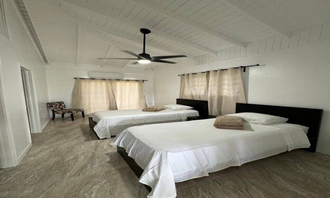 Estate Eastern Water Island House | New Remodeled Modern 5 bed Villa Balconies, Ocean Views AC, Generator WIFI