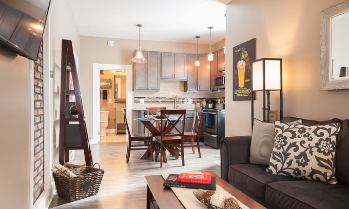 St. Louis House | ☆ New Renovate ☆ Holly Hills☆Carondelet Park☆Yard