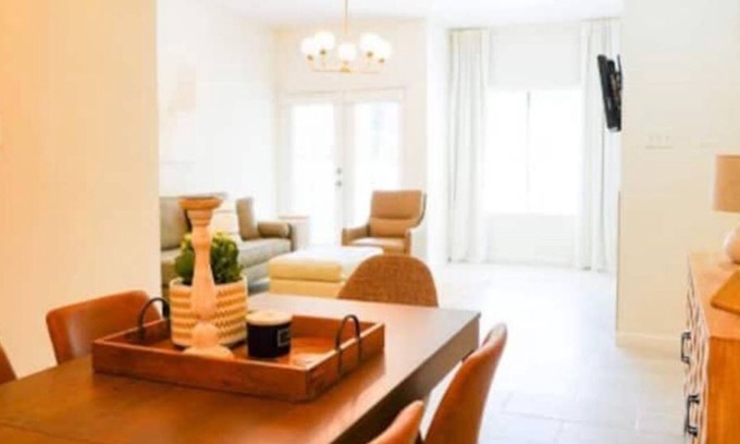 George Bush Park/Eldridge Condo | New renovated condo/lake view in Energy Corridor