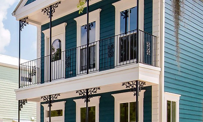 Mount Meigs House | NEW, roomy, thoughtfully designed, perfect for executive or restful getaway,