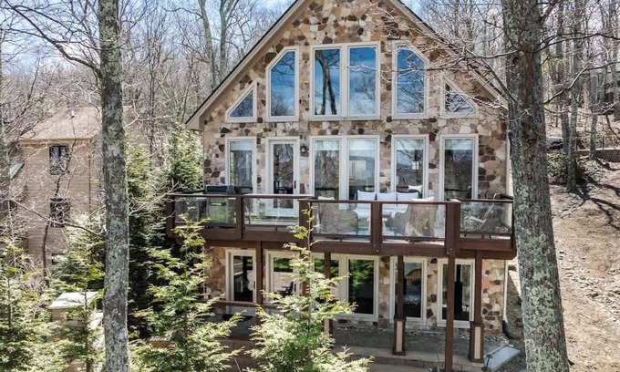 Treeloft House | New! Ski-in/Ski-out | Hot Tub | Fire Pit | Spa