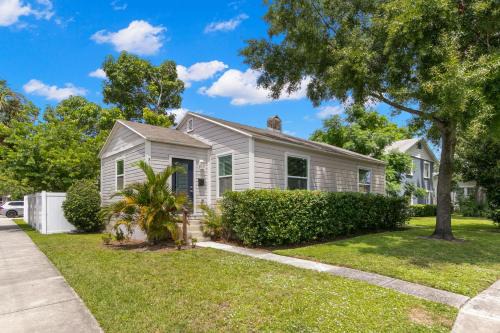 Courier City - Oscawana House | NEW SoHo Home - Perfect Space for Families