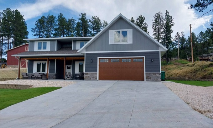 Hill City House | New spacious beautiful Home in enchanting Hill City!