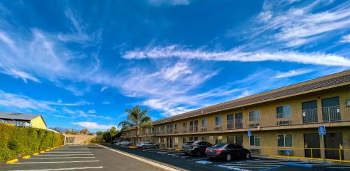 El Monte Hotel | New Star Inn El Monte, CA - Los Angeles