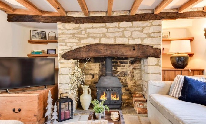 Oaksey House | NEW Street Cottage - Centre Cotswolds 3 Bed