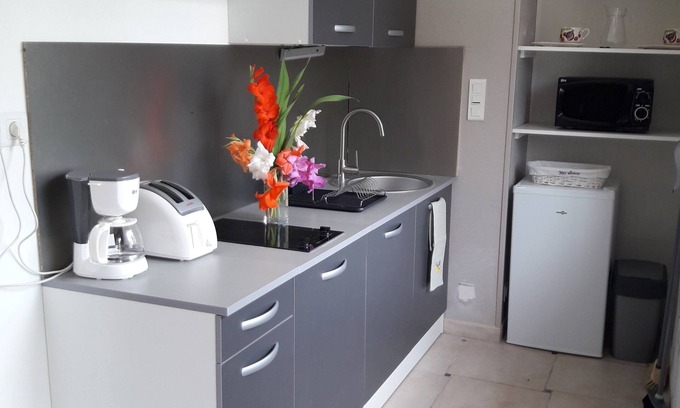 Saint-Hilaire-la-Palud Apartment | New studio in the heart of the Marais Poitevin, ideal for a change of scenery