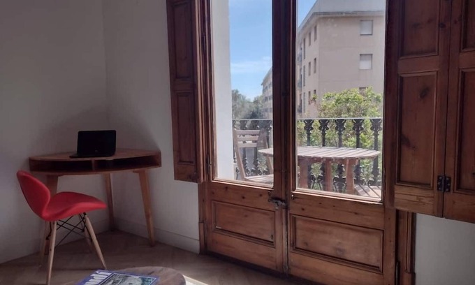 El Raval Apartment | New Studio Near Famous Ramblas and Boqueria Market